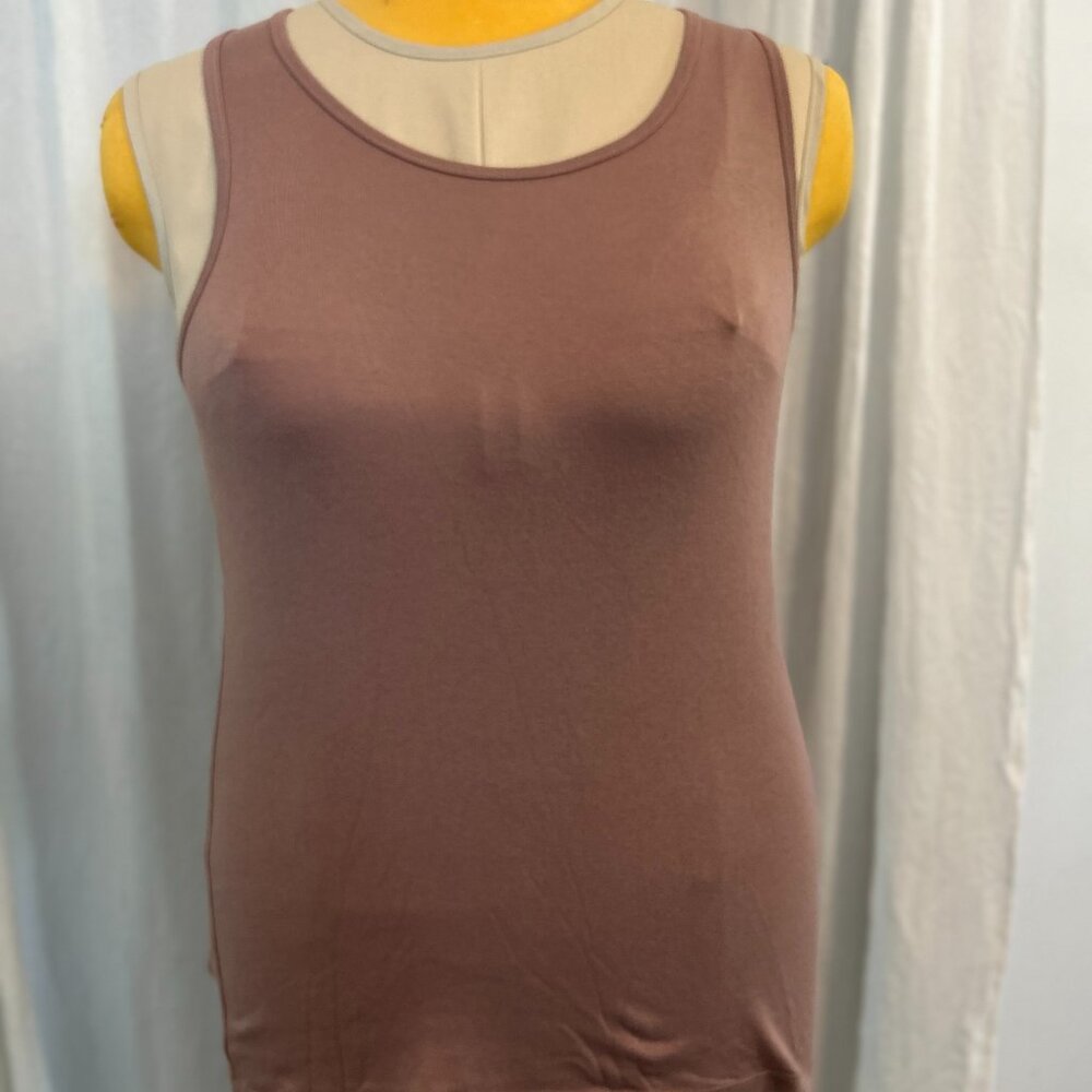 Two Amazon Basics tanks